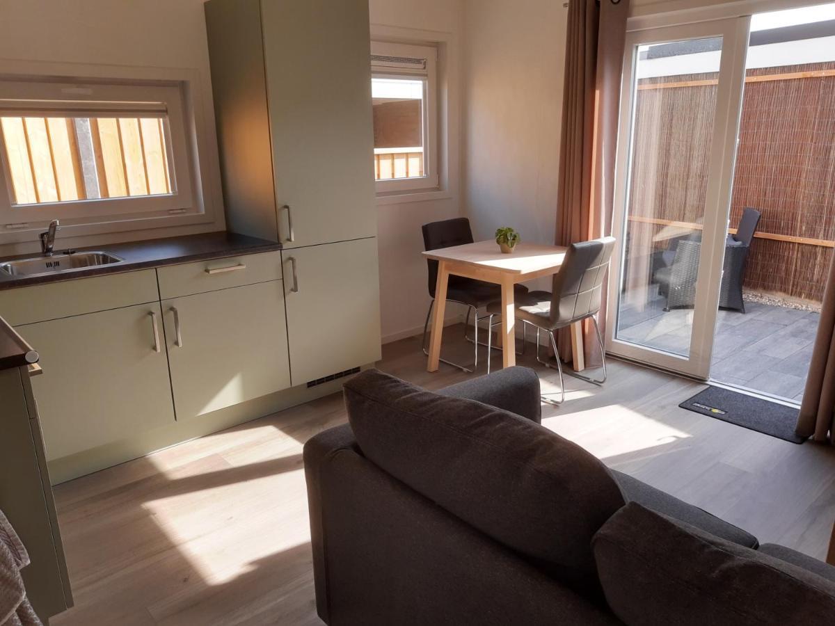 Vakantiechalet Huisje Onder De Toren 오스트카펠 외부 사진